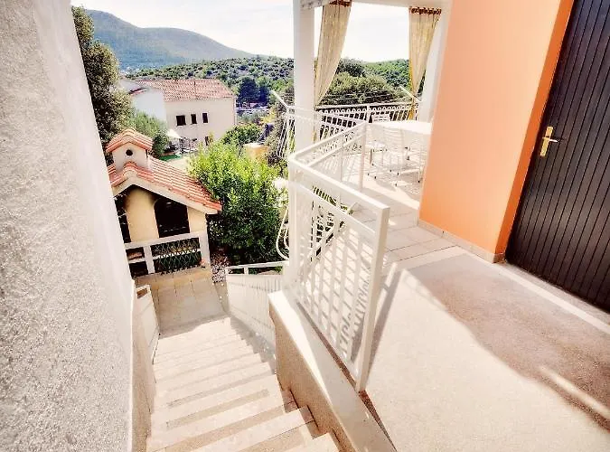 Apartments By The Sea Grebastica, Sibenik - 12588 Apartment Baselovici