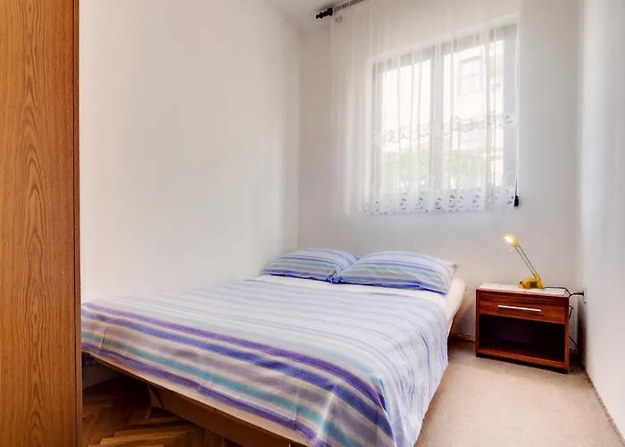 Apartment Apartments By The Sea Grebastica, Sibenik - 12588